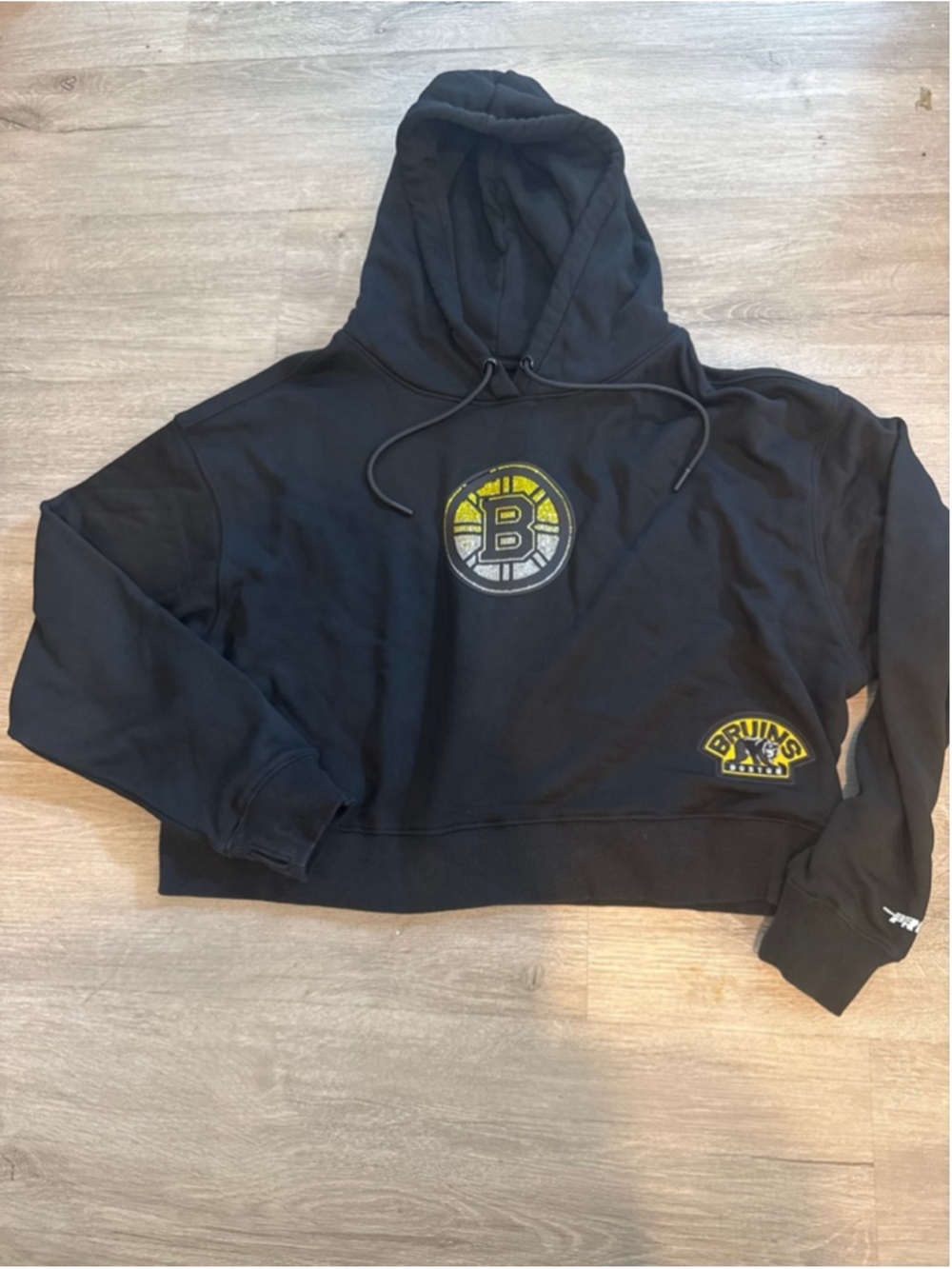 Women's PRO STANDARD Black Boston Bruins Cropped Hoodie L missimg some rhineston